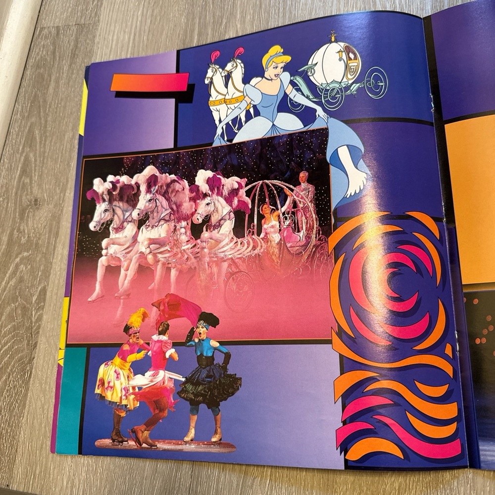 Vintage 2000 Feld Entertainment Disney on Ice Official Program - Picture 6 of 6
